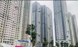 Những vướng mắc trên thị trường bất động sản dẫn đến tình trạng thiếu nguồn cung, đẩy giá chung cư ngày càng tăng.