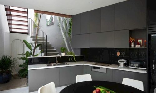 Bán nhà Đình Phong Phú 200m2, HXH ngang 10m bề thế, dòng tiền 20tr.